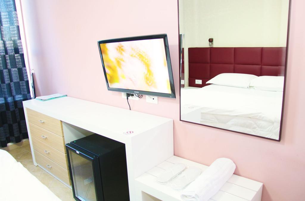 Hotel Relax Tiran Oda fotoğraf